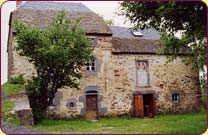 anciennes fermes restaurées en 3 gîtes